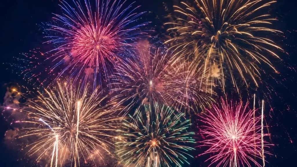 夜空に打ちあがる花火